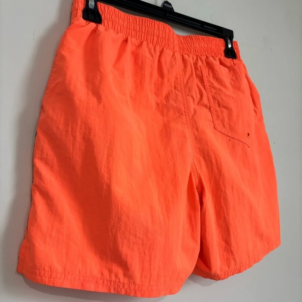 Nike men’s essential